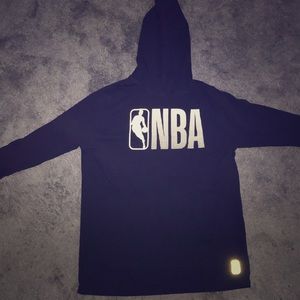 NBA Men’s Medium Long-Sleeve Shirt